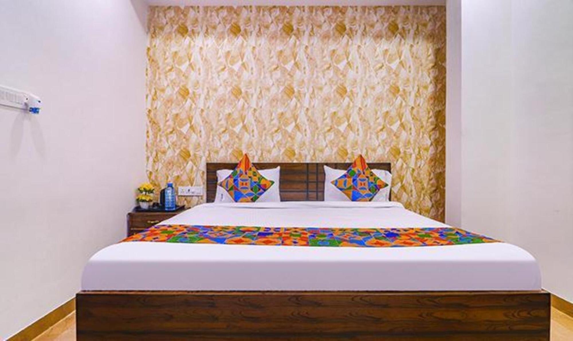 Fabexpress The Dream Elite - Nr Golconda Fort, Manikonda 하이데라바드 외부 사진